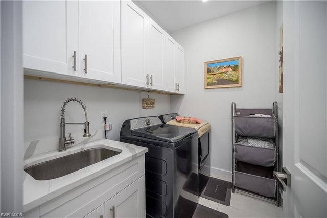 920 SE 15th TER, Cape Coral, FL 33990