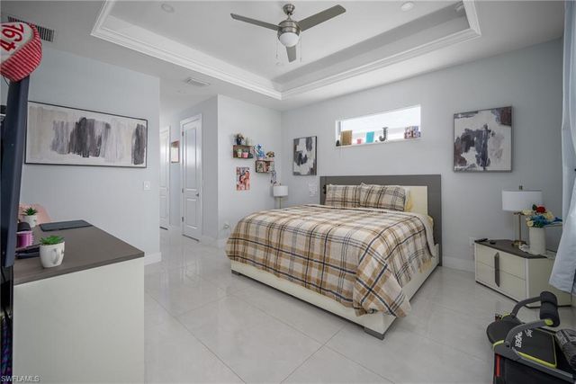 920 SE 15th TER, Cape Coral, FL 33990