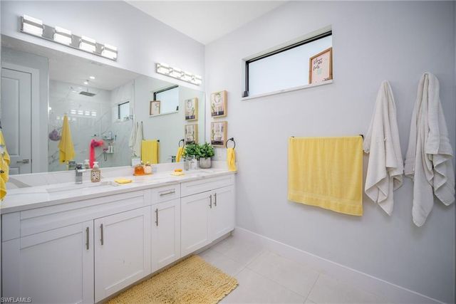 920 SE 15th TER, Cape Coral, FL 33990