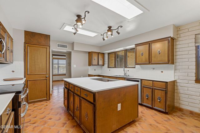 7770 WESTSIDE Drive, Canutillo, TX 79835