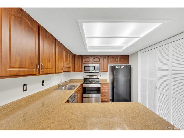 1350 S Idalia St D, Aurora, CO 80017