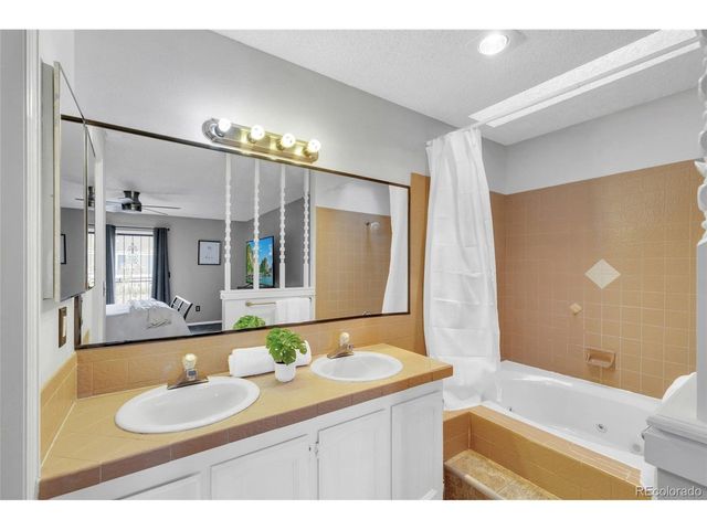 1350 S Idalia St D, Aurora, CO 80017