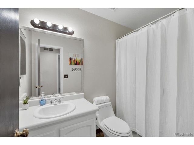 1350 S Idalia St D, Aurora, CO 80017