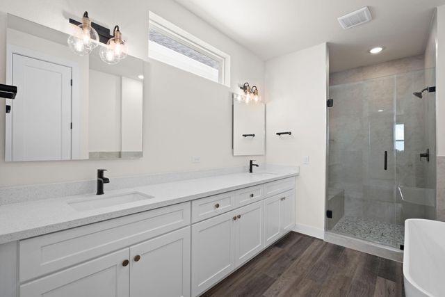 3905 Pinemont Drive F, Houston, TX 77018