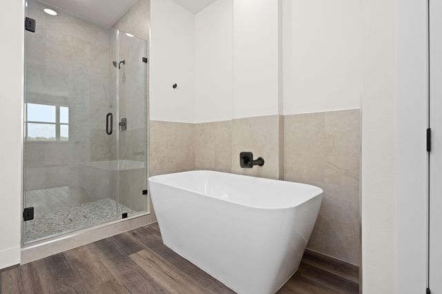 3905 Pinemont Drive F, Houston, TX 77018