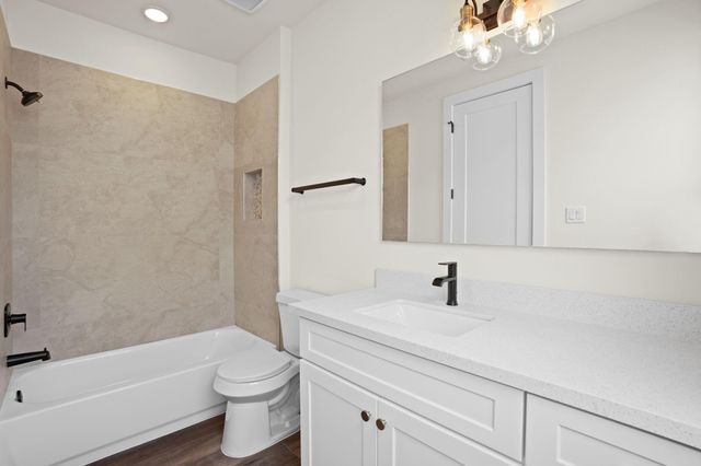 3905 Pinemont Drive F, Houston, TX 77018