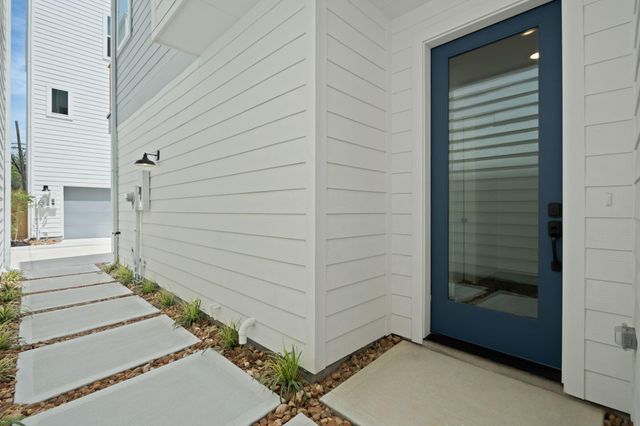 3905 Pinemont Drive F, Houston, TX 77018