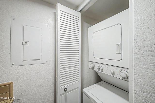 200 E SOUTHERN Avenue 102, Tempe, AZ 85282