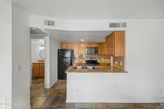 200 E SOUTHERN Avenue 102, Tempe, AZ 85282