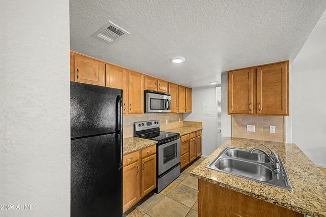 200 E SOUTHERN Avenue 102, Tempe, AZ 85282