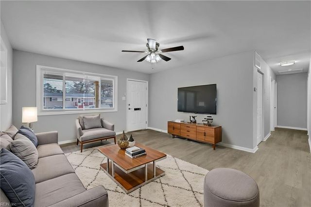 904 Darren DR, Portsmouth, VA 23701