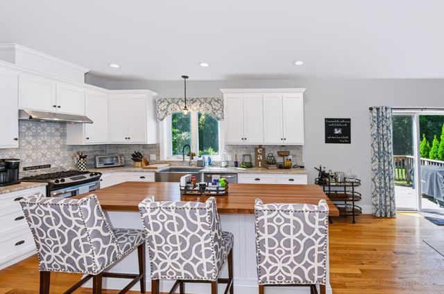 137 Acorn Street, Millis, MA 02054