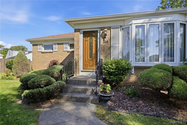 814 George Urban Boulevard, Cheektowaga, NY 14225