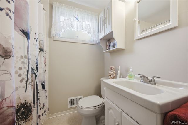 814 George Urban Boulevard, Cheektowaga, NY 14225