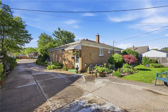 814 George Urban Boulevard, Cheektowaga, NY 14225