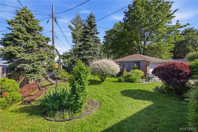 814 George Urban Boulevard, Cheektowaga, NY 14225