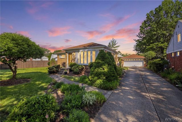 814 George Urban Boulevard, Cheektowaga, NY 14225