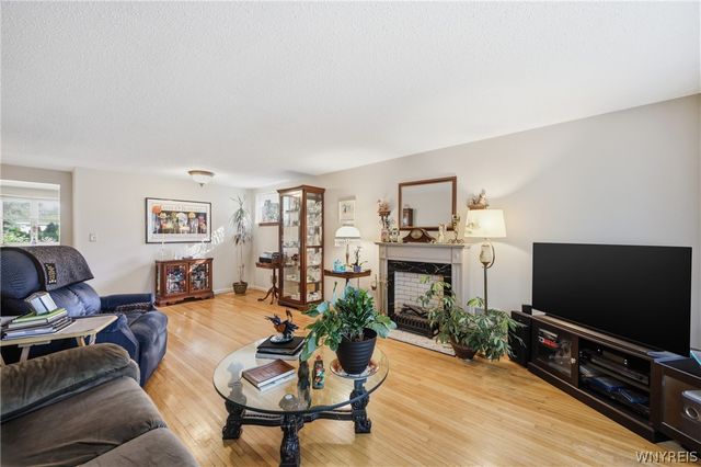 814 George Urban Boulevard, Cheektowaga, NY 14225