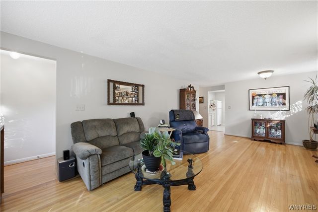 814 George Urban Boulevard, Cheektowaga, NY 14225