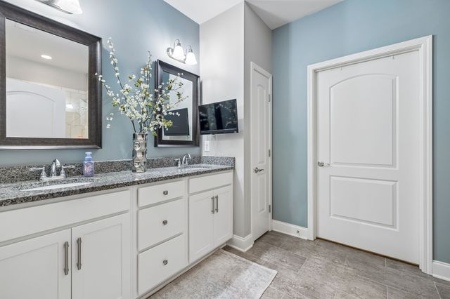1010 Callaway Dr, Lebanon, TN 37087