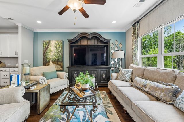 1010 Callaway Dr, Lebanon, TN 37087