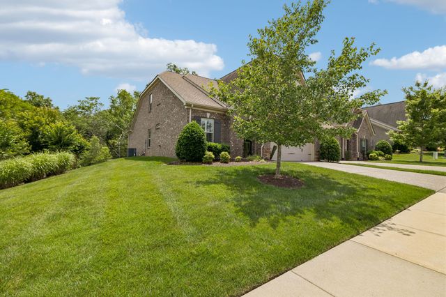 1010 Callaway Dr, Lebanon, TN 37087