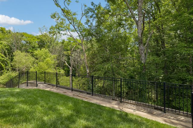 1010 Callaway Dr, Lebanon, TN 37087
