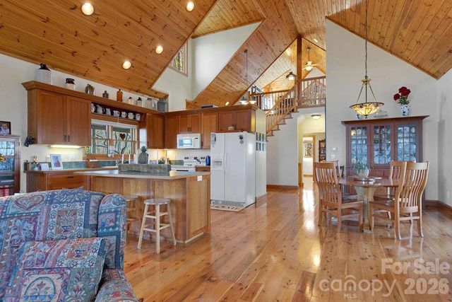 40 Walnut Ridge Circle, Brevard, NC 28712