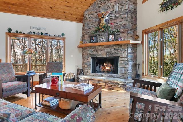 40 Walnut Ridge Circle, Brevard, NC 28712