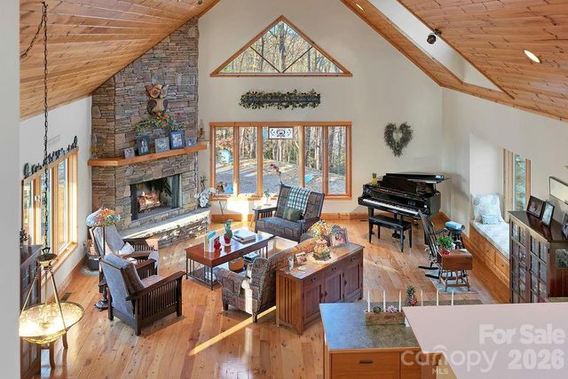 40 Walnut Ridge Circle, Brevard, NC 28712