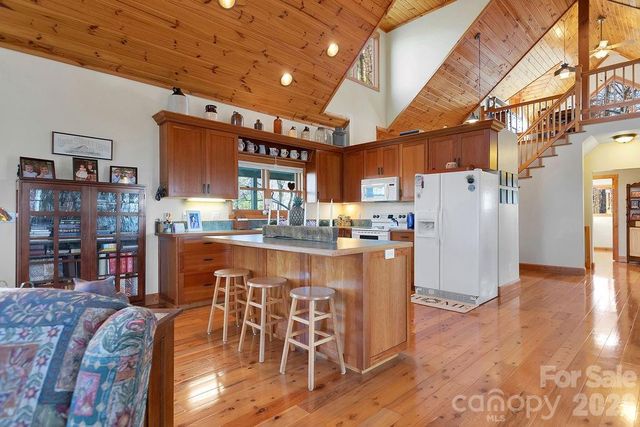 40 Walnut Ridge Circle, Brevard, NC 28712