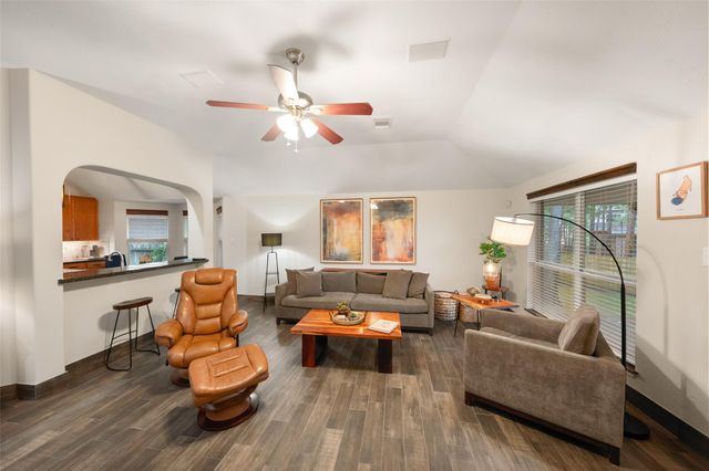 166 Queenscliff Court, The Woodlands, TX 77382