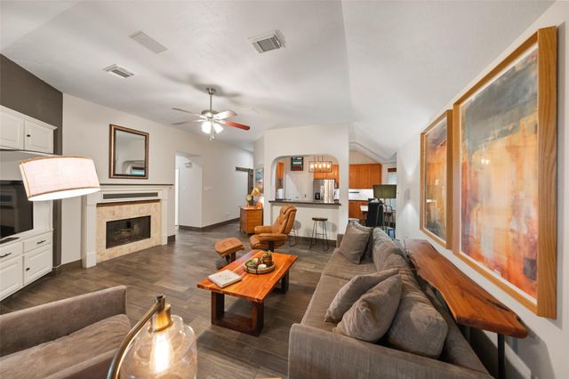 166 Queenscliff Court, The Woodlands, TX 77382