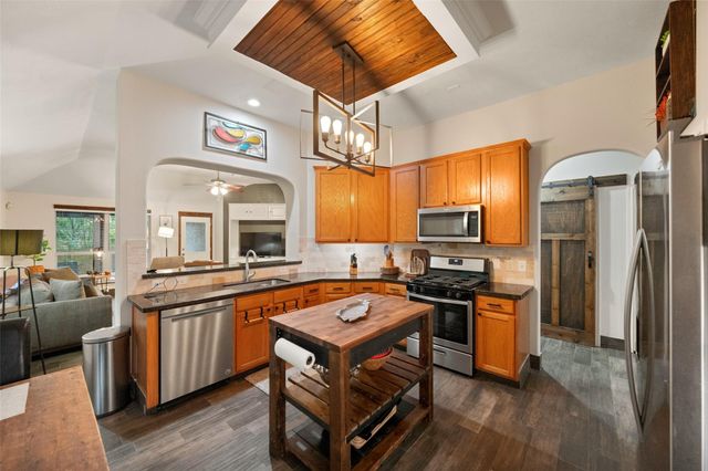 166 Queenscliff Court, The Woodlands, TX 77382