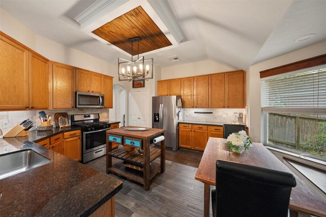 166 Queenscliff Court, The Woodlands, TX 77382