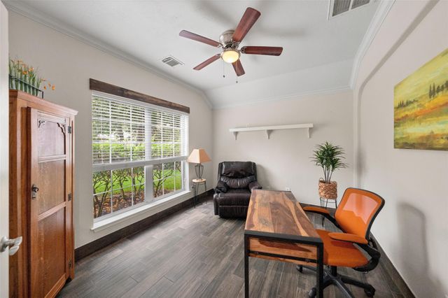166 Queenscliff Court, The Woodlands, TX 77382