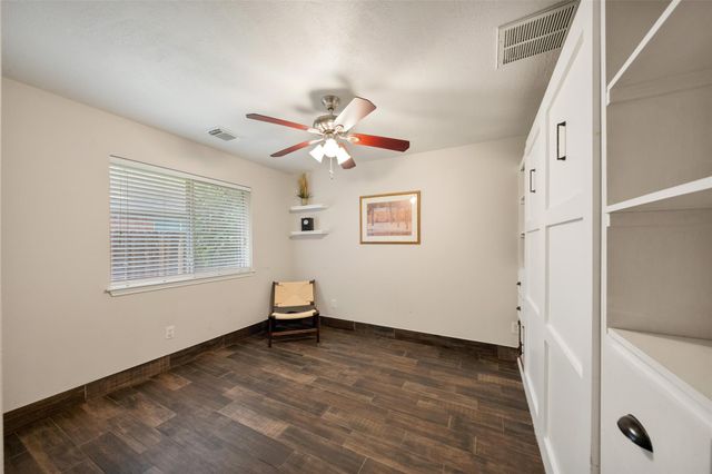 166 Queenscliff Court, The Woodlands, TX 77382