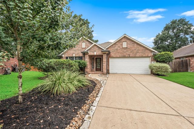 166 Queenscliff Court, The Woodlands, TX 77382
