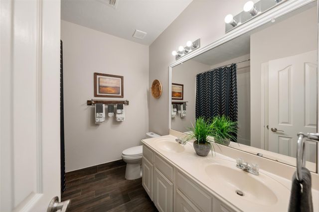 166 Queenscliff Court, The Woodlands, TX 77382
