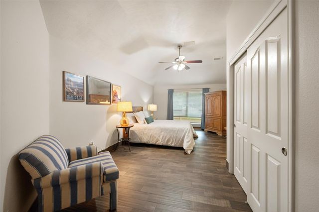 166 Queenscliff Court, The Woodlands, TX 77382