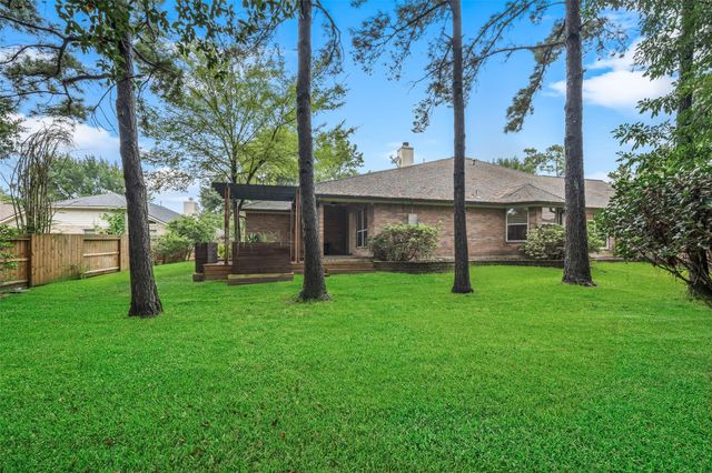 166 Queenscliff Court, The Woodlands, TX 77382