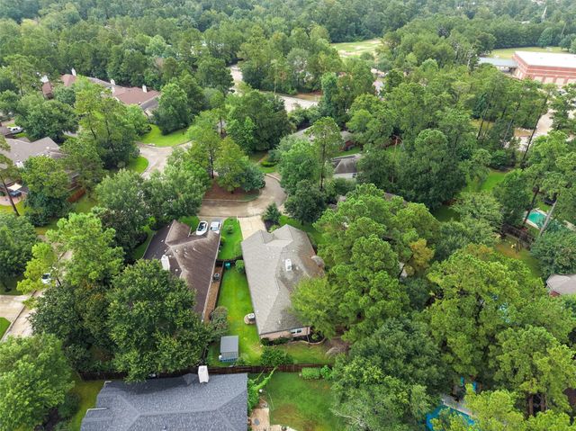 166 Queenscliff Court, The Woodlands, TX 77382