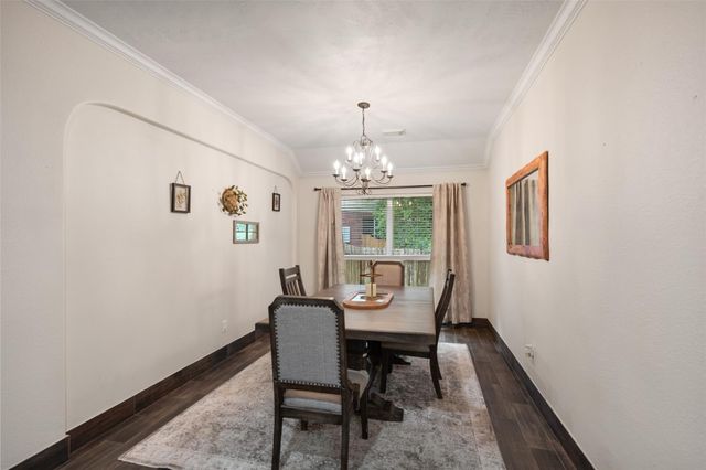 166 Queenscliff Court, The Woodlands, TX 77382