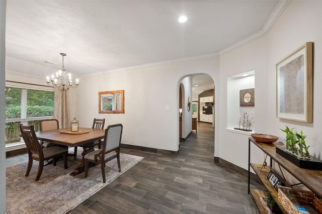 166 Queenscliff Court, The Woodlands, TX 77382