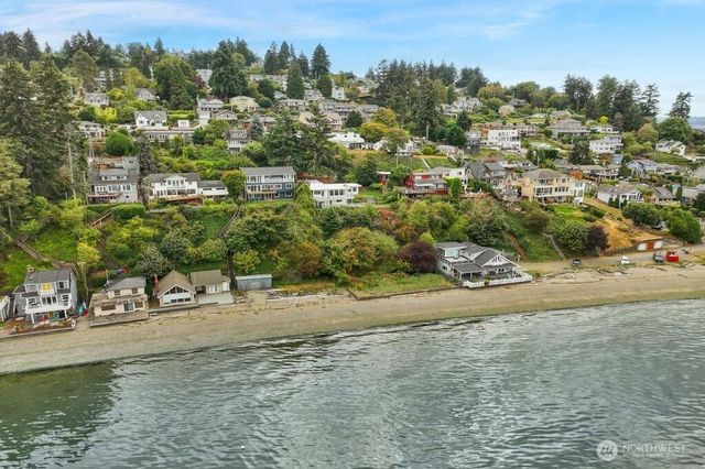 1707 Markham Avenue NE, Tacoma, WA 98422