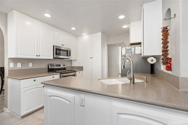 29172 Longhorn Drive, Canyon Lake, CA 92587