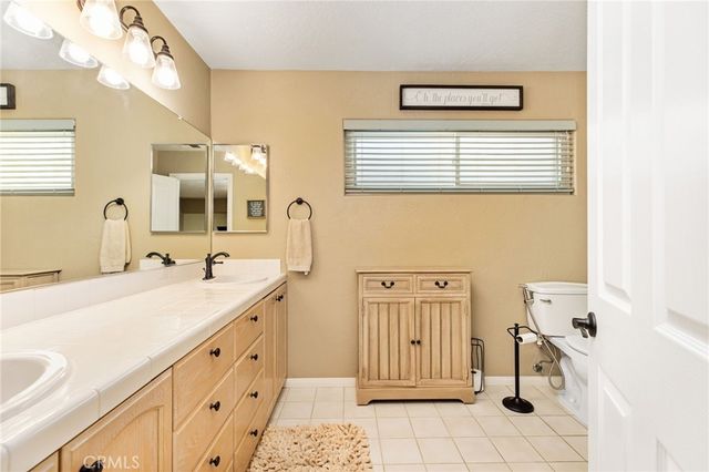 29172 Longhorn Drive, Canyon Lake, CA 92587