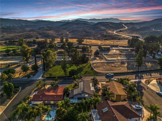 29172 Longhorn Drive, Canyon Lake, CA 92587