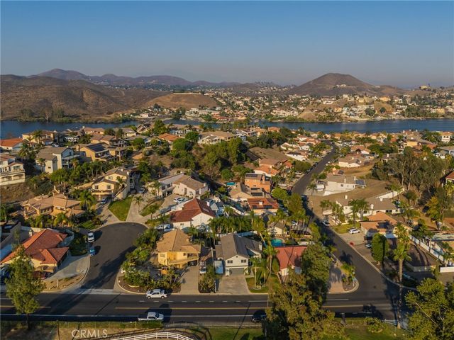 29172 Longhorn Drive, Canyon Lake, CA 92587