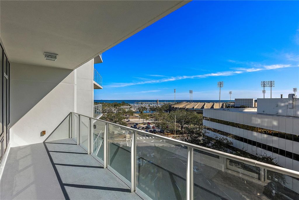 175 1ST STREET S 704, St Petersburg, FL 33701